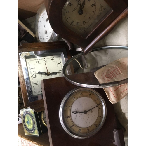 865 - CARTON WITH 3 WOODEN MANTEL CLOCKS, CLOCK PARTS AND OTHER ITEMS