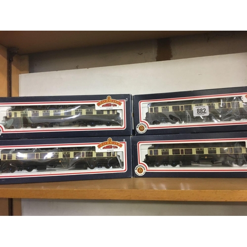 882 - BACHMANN BRANCH LINE LOCOMOTIVE & 4 CARRIAGES, ALL BOXED