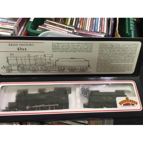 883 - BACHMANN BRANCH LINE LOCOMOTIVE WITH TENDER & 4 CARRIAGES, ALL BOXED