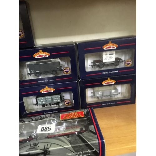 885 - 10 BOXED BACHMANN WAGONS