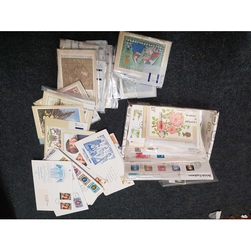 901 - QTY OF POST OFFICE PHQ'S & FIRST DAY COVERS & OTHER WORLD STAMPS