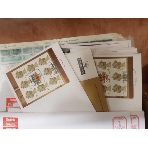 910 - QTY OF UK STAMPS MINI SHEETS, FIRST DAY COVERS & SMALL QTY OF COMMON WEALTH