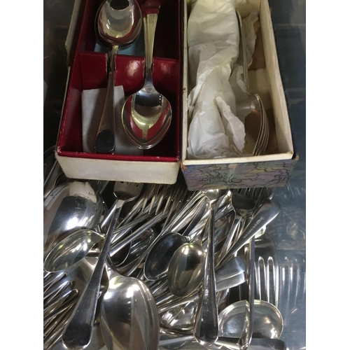 29 - 2 CARTONS OF MIXED TABLE CUTLERY