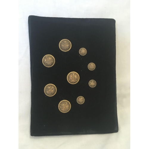 300 - 3 PLUSH VELVET DISPLAY BOARD OF 19 PATTERNED JET BUTTONS, 9 BRASS BUTTONS & NUMEROUS M.O.P BUTTONS