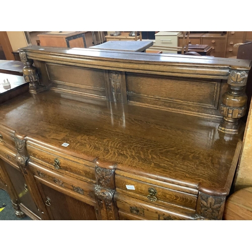 333 - EARLY 20TH CENTURY ART NOUVEAU STYLE CARVED OAK SIDEBOARD IN SUPERB ORDER WITH BRASS DROP HANDLES, 5... 