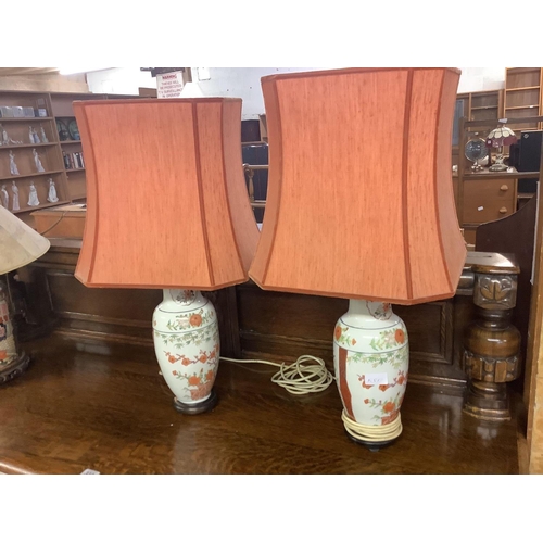 334 - PAIR OF MODERN ORIENTAL CERAMIC TABLE LAMPS & SHADES, NEEDS RE-WIRING