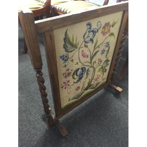 406 - OAK FIRE SCREEN WITH BARLEY TWIST PILLARS &  INSET FLORAL EMBROIDERED PICTURE