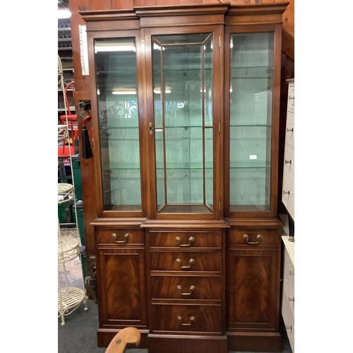 450 - MAHOGANY REPRODUCTION BREAK FRONT DISPLAY CABINET WITH CUPBOARDS & DRAWERS WITH BRASS DROP HANDLES B... 