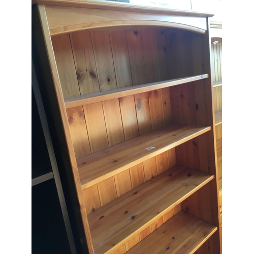 471 - MODERN PINE BOOKCASE WITH 6 ADJUSTABLE SHELVES, 28'' WIDE X 5ft 9'' TALL