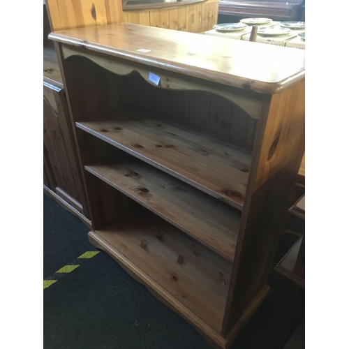 475 - MODERN SMALL PINE BOOKCASE