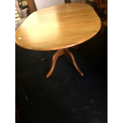 477 - ERCOL WINDSOR EXTENDING DINING TABLE