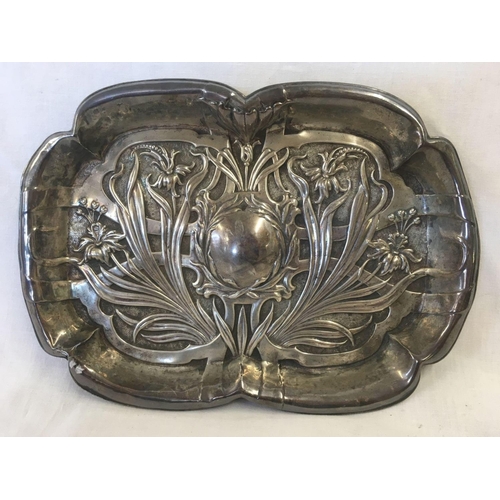 500 - A SILVER ART NOUVEAU EMBOSSED TRAY, BIRMINGHAM 1903 BY M & CO, SLIGHT DAMAGE