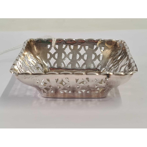 561 - SQUARE SILVER PIERCED DISH, LONDON 1933 BY RP, 20g