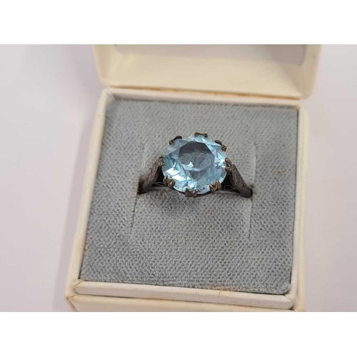 566 - SILVER & AQUAMARINE RING