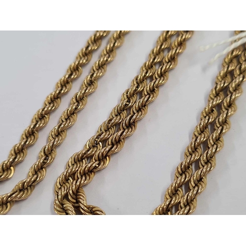 589 - A 9ct ROPE TWIST NECK CHAIN