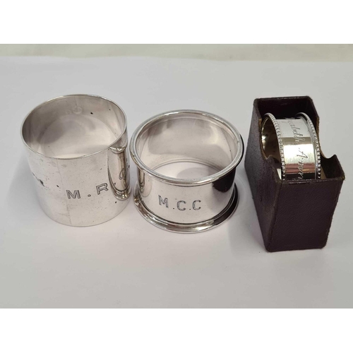 627 - 3 SILVER NAPKIN RINGS, 1 IN PRESENTATION BOX, 86g