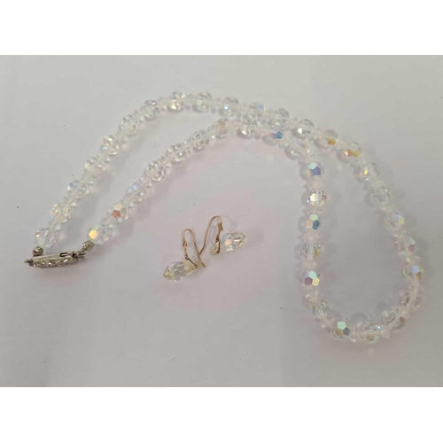 643 - WHITE STONE NECKLACE WITH EARRINGS