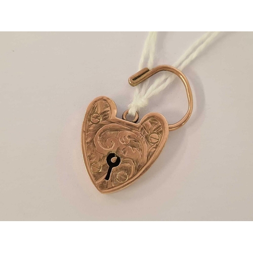 675 - ANTIQUE 9ct ENGRAVED ROSE GOLD HEART SHAPED PADLOCK, 2.3g