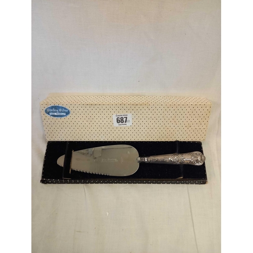 687 - A SILVER HANDLED FISH SERVER IN BOX