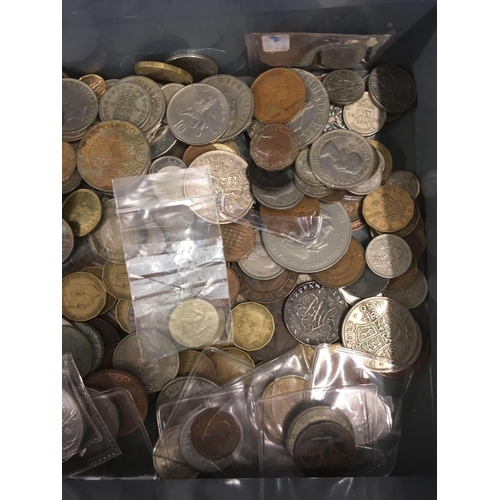 825 - TIN BOX WITH LARGE QTY OF COINS MAINLY BRITISH