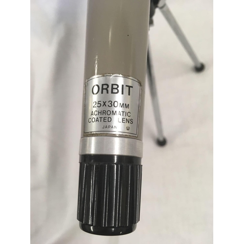 869 - ORBIT 25 X 30 mm SPOTTING SCOPE WITH TRIPOD