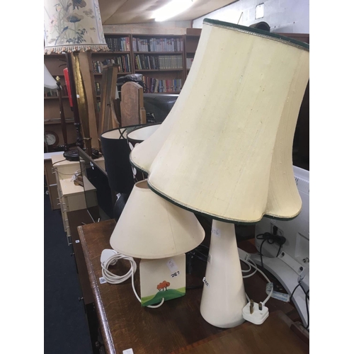 287 - 4 VARIOUS MODERN TABLE LAMPS & SHADES