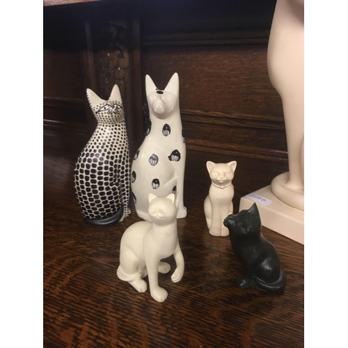 359 - 7 CAT FIGURES