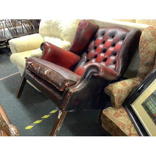 387 - LARGE WING BACK & BUTTON BACK GENTLEMAN'S ARMCHAIR FOR RESTORATION