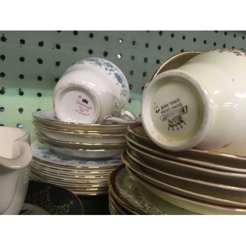 416 - SHELF OF VARIOUS CHINA & GLASSWARE