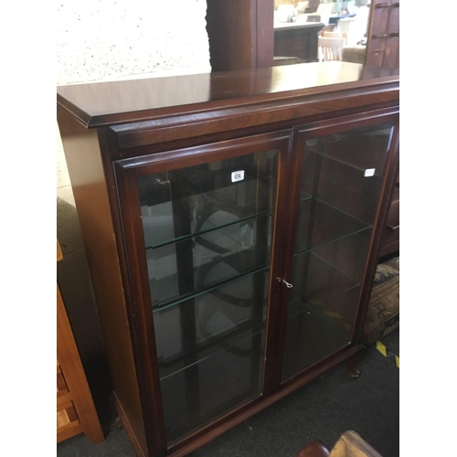 474 - MODERN MAHOGANY DISPLAY CABINET WITH BEVELLED EDGE GLASS DOORS & GLASS SHELVES, 35'' WIDE