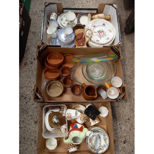 47 - 2 CARTONS OF MISC CHINA, PLATES GLASSWARE, CUPS & SAUCERS & A PART TEA SET, POSSIBLY OF CZECHOSLOVAK... 