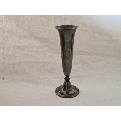 650 - A CONTINENTAL SILVER (835 STANDARD) SPILL VASE