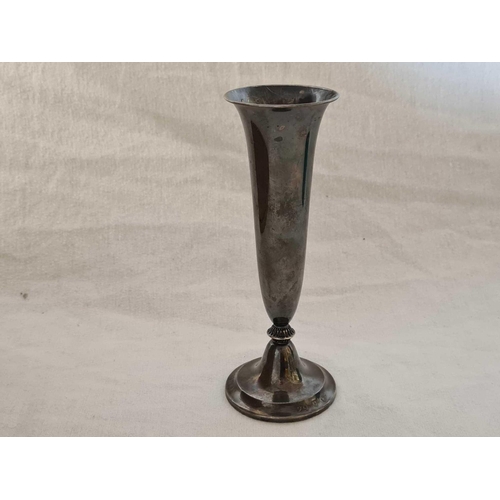 650 - A CONTINENTAL SILVER (835 STANDARD) SPILL VASE