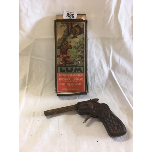 886 - VINTAGE LUM 2  INFANT TINPLATE TOY REVOLVER