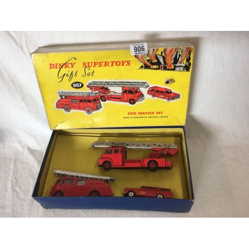 906 - DINKY SUPER TOYS GIFT SET 957 THE FIRE SERVICE SET