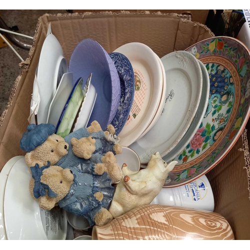 91 - BOX OF CERAMICS/CROCKERY