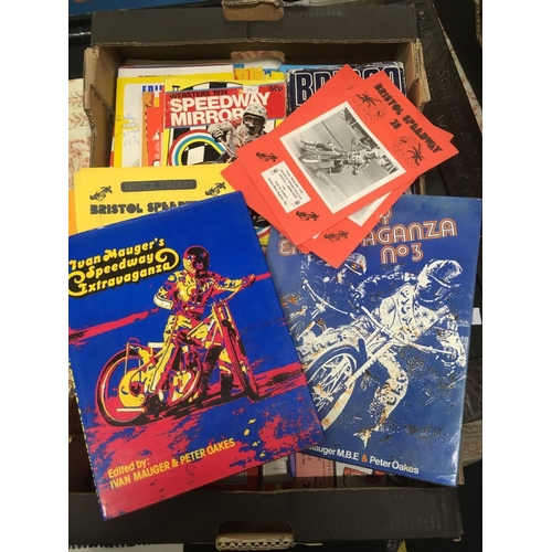 923 - CARTON OF SPEEDWAY MEMORABILIA, PROGRAMMES & BOOKS