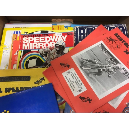 923 - CARTON OF SPEEDWAY MEMORABILIA, PROGRAMMES & BOOKS