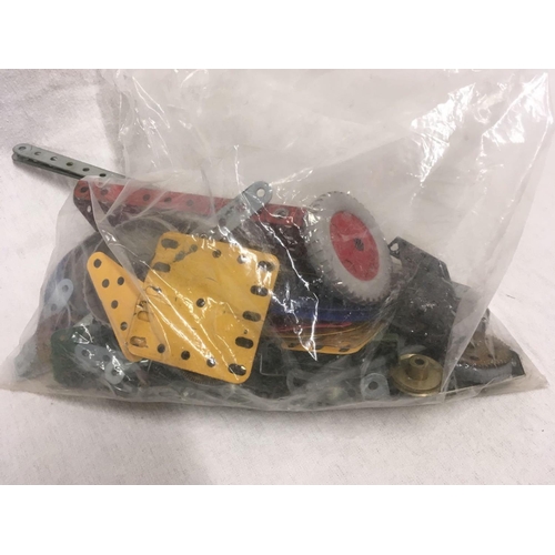 924 - 2 BAGS OF MECCANO