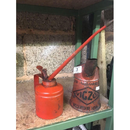 7 - VINTAGE VIGZO PINT OIL CAN & A LONG SPOUT ENGINEERS CAN