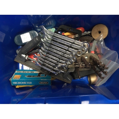 125 - 2 CARTONS OF MISC TOOLS INCL; DRILL SET, SCREWDRIVERS, HAND TOOLS BY CHRONOMETER & FITTINGS