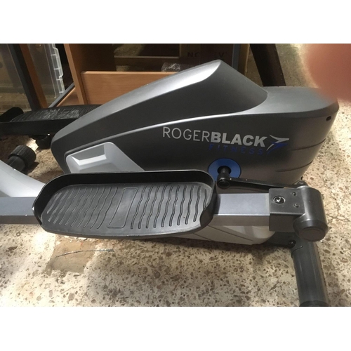 143 - ROGER BLACK FITNESS MACHINE