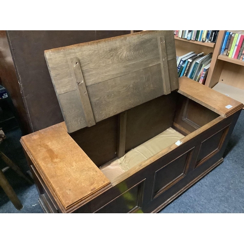 285 - OAK STORAGE / BLANKET BOX WITH HINGED LID