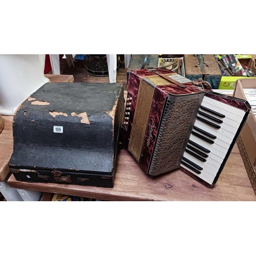 109 - CASE STRADIVARI ACCORDION