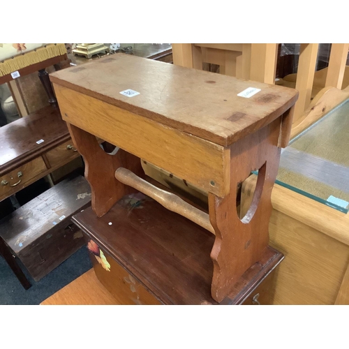 350 - SMALL CARVED LIGHT OAK TABLE WITH SHIELD DECORATION