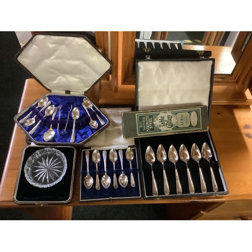 362 - 4 BOXED CUTLERY INCLUDING DISH