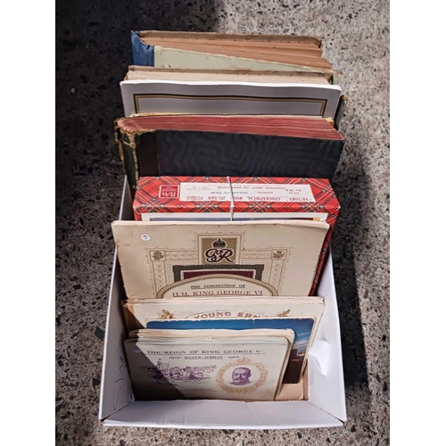 47 - CARTON OF EPHEMERA INCL; CIGARETTE CARDS, JIGSAW PUZZLES & BOOKLETS