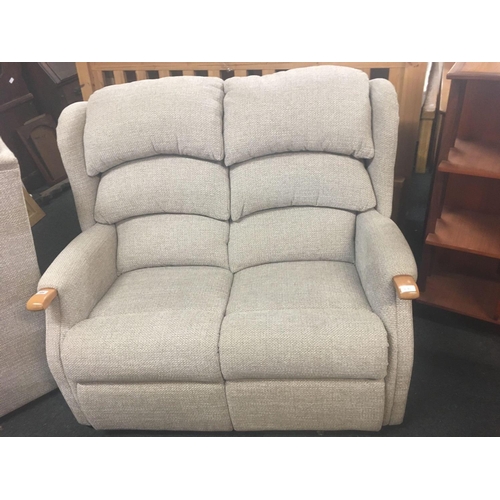 584 - 2 SEATER HIGH BACKED SETTEE IN EXCELLENT CONDITION