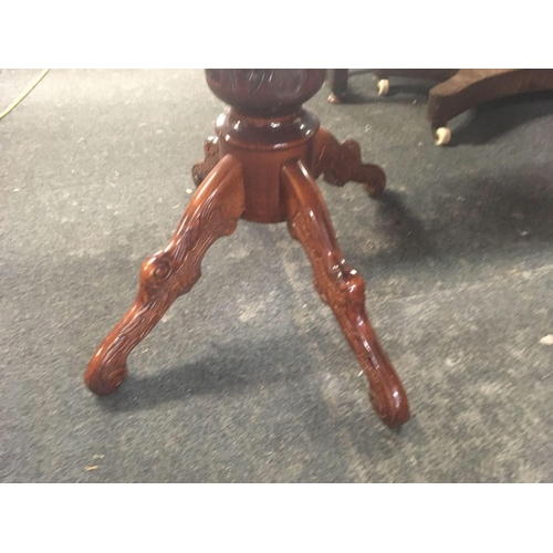 603 - REPRODUCTION INLAID MAHOGANY TABLE, SCALLOPED EDGE & CARVED PEDESTAL LEGS, 39'' X 23''