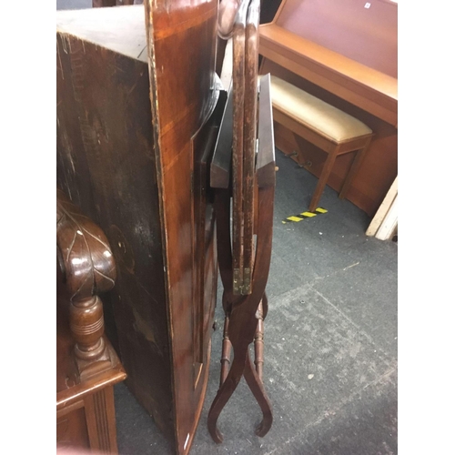 636 - VICTORIAN MAHOGANY COACHING TABLE WITH WAVY LEGS & TURNED STRETCHERS